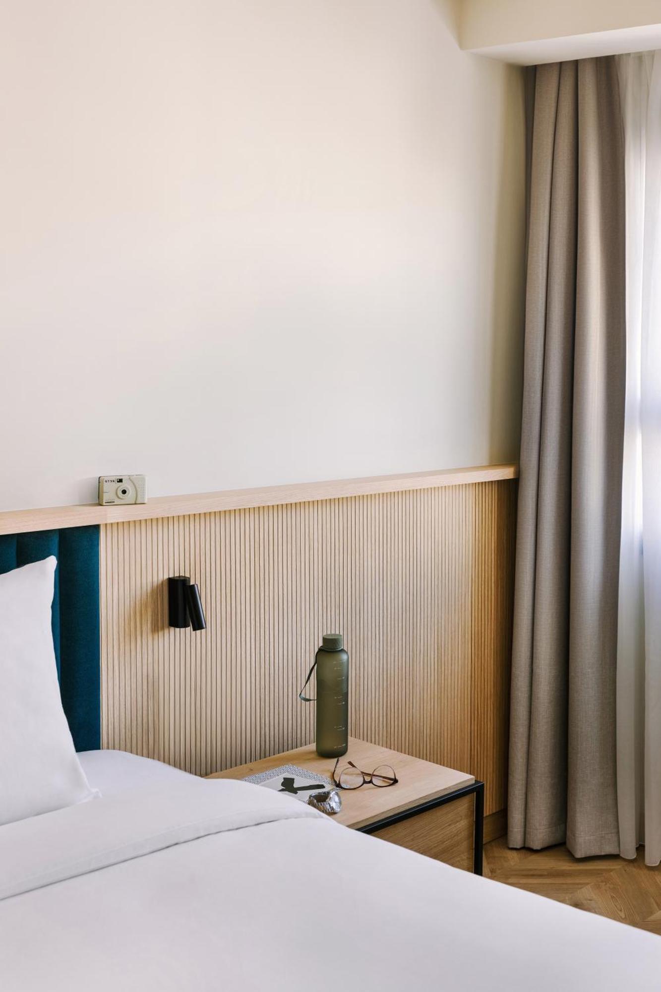 Aparthotel Sonder Sofia Madrid Zimmer foto
